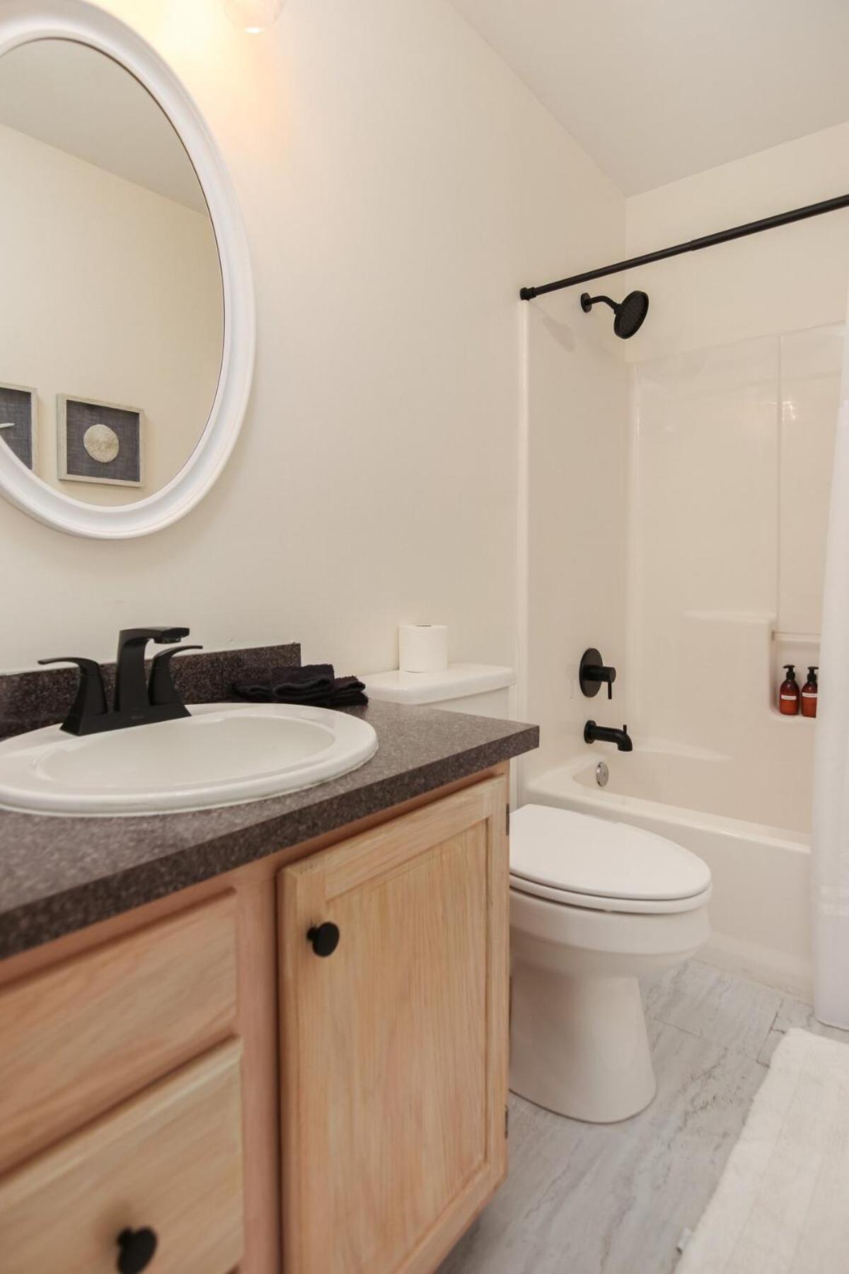 Renovated Oasis Mins To Dtwn And *
