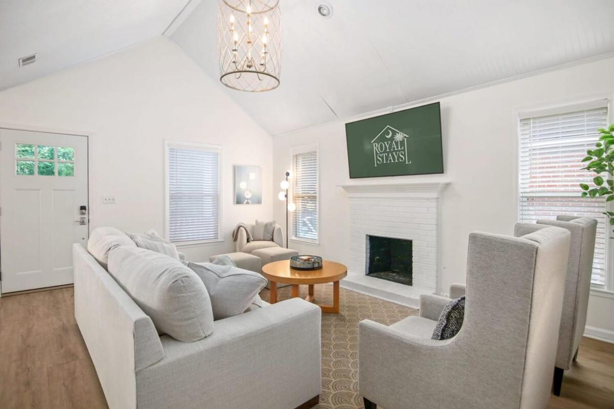 Renovated Oasis Mins To Dtwn And Holiday home Charleston
