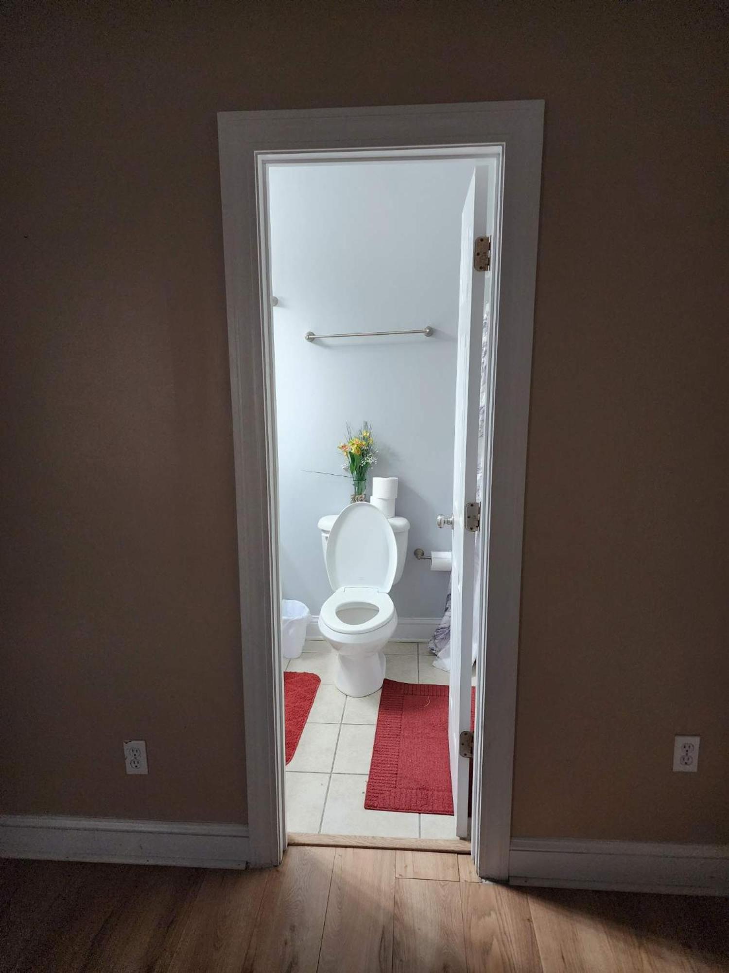 Private Balcony And Bathroom In Guest house *