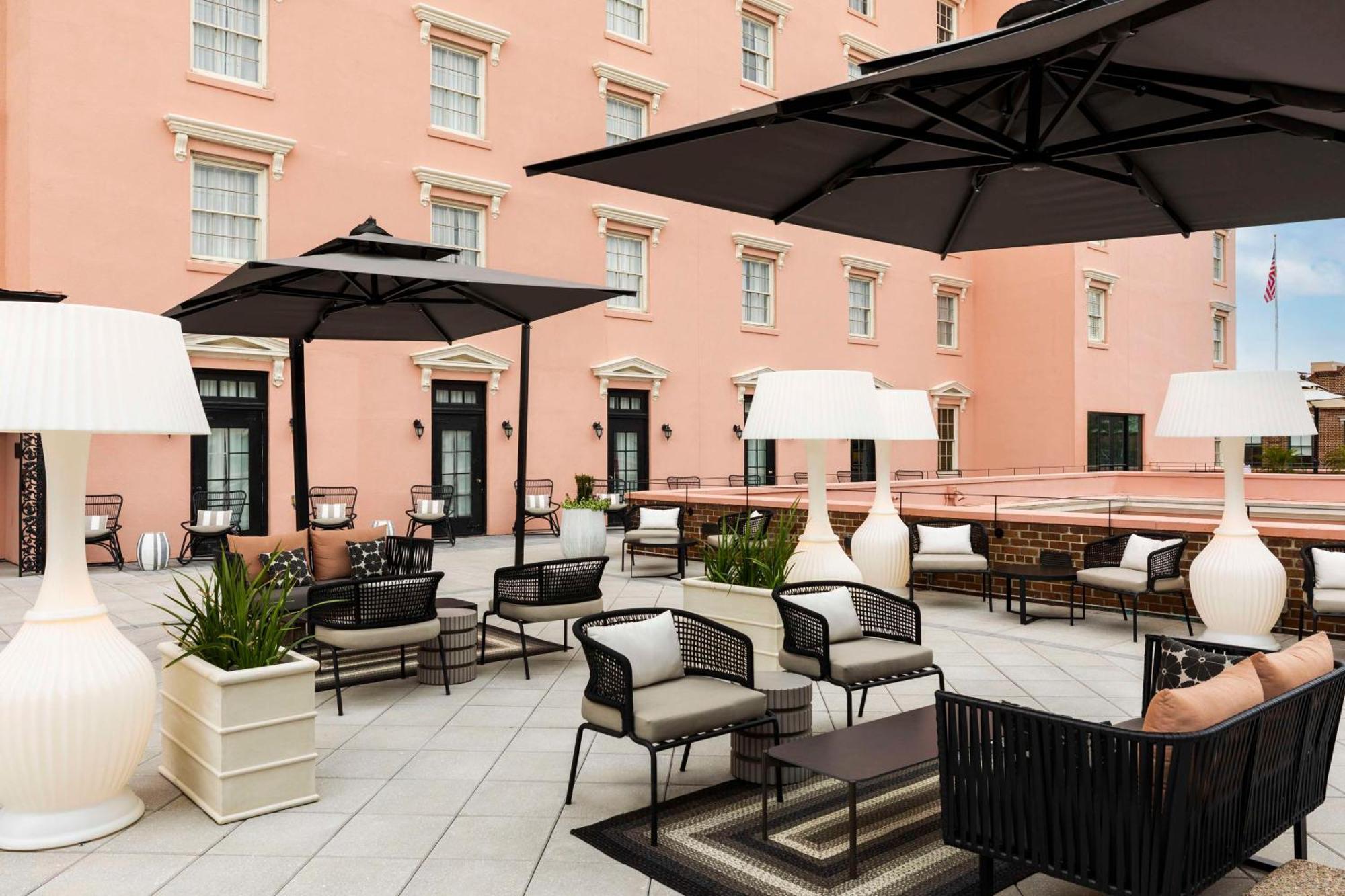Mills House Charleston, Curio Collection By Hilton Charleston