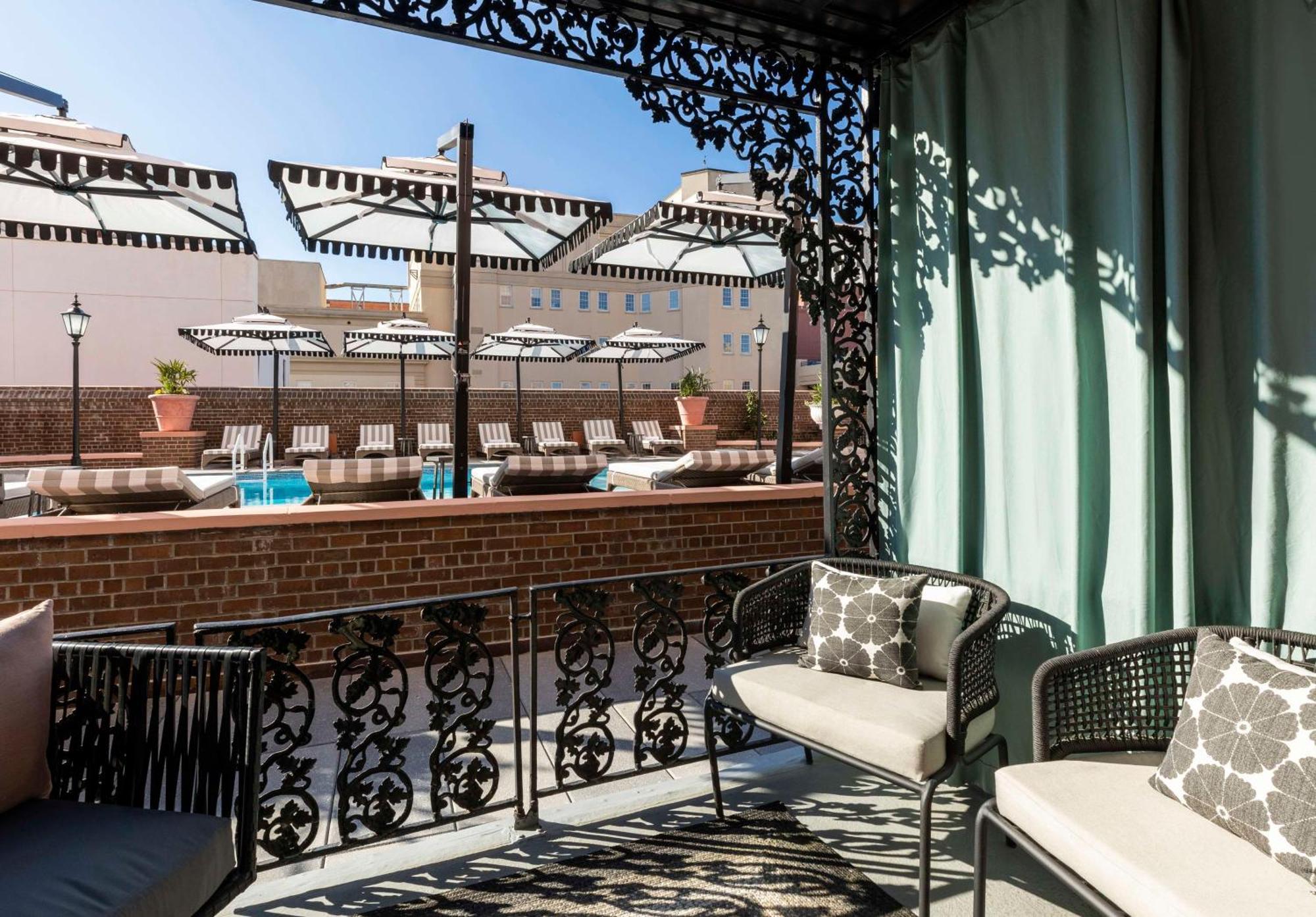 Mills House Charleston, Curio Collection By Hilton Charleston