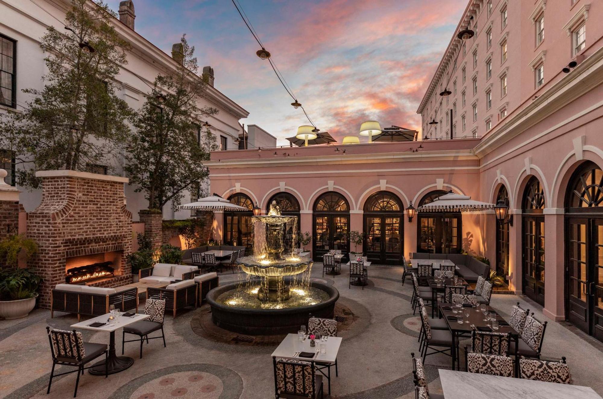 Mills House Charleston, Curio Collection By Hilton Hotel