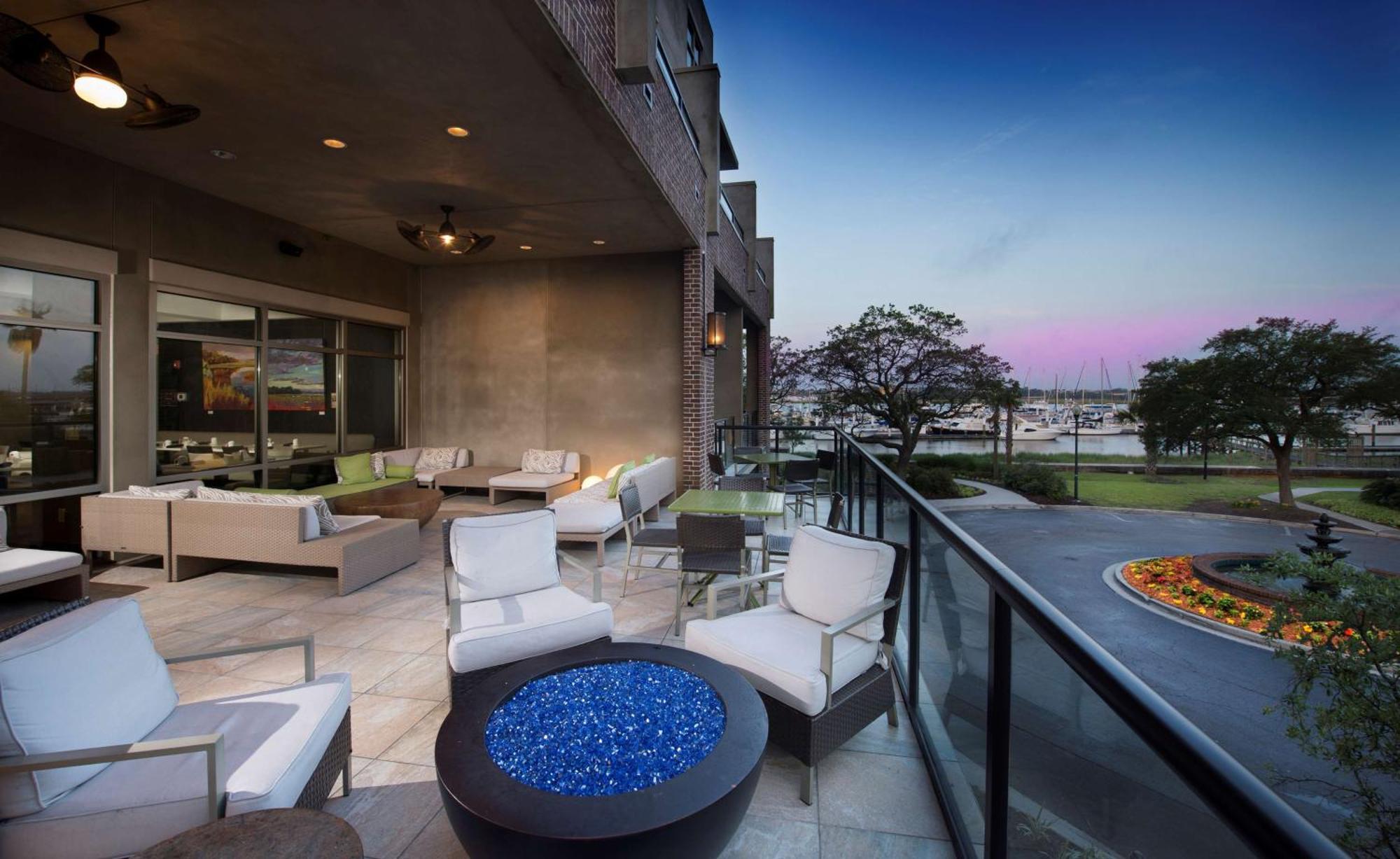 Hilton Garden Waterfront/downtown 3*