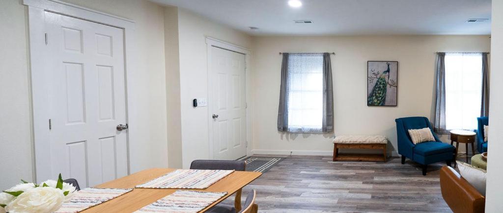 Madrona's B- Fully Fenced And Pet Friendly * Charleston