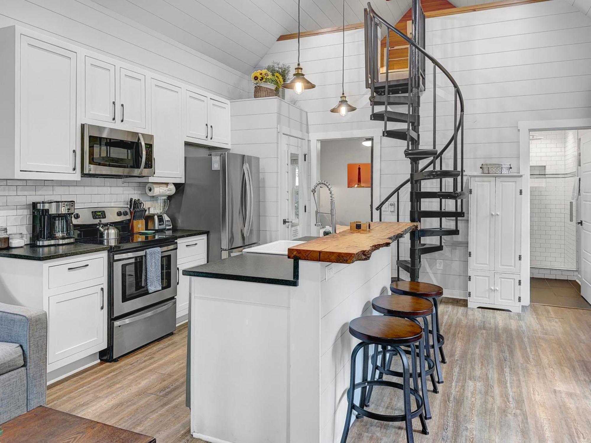 Cozy Island * Charleston