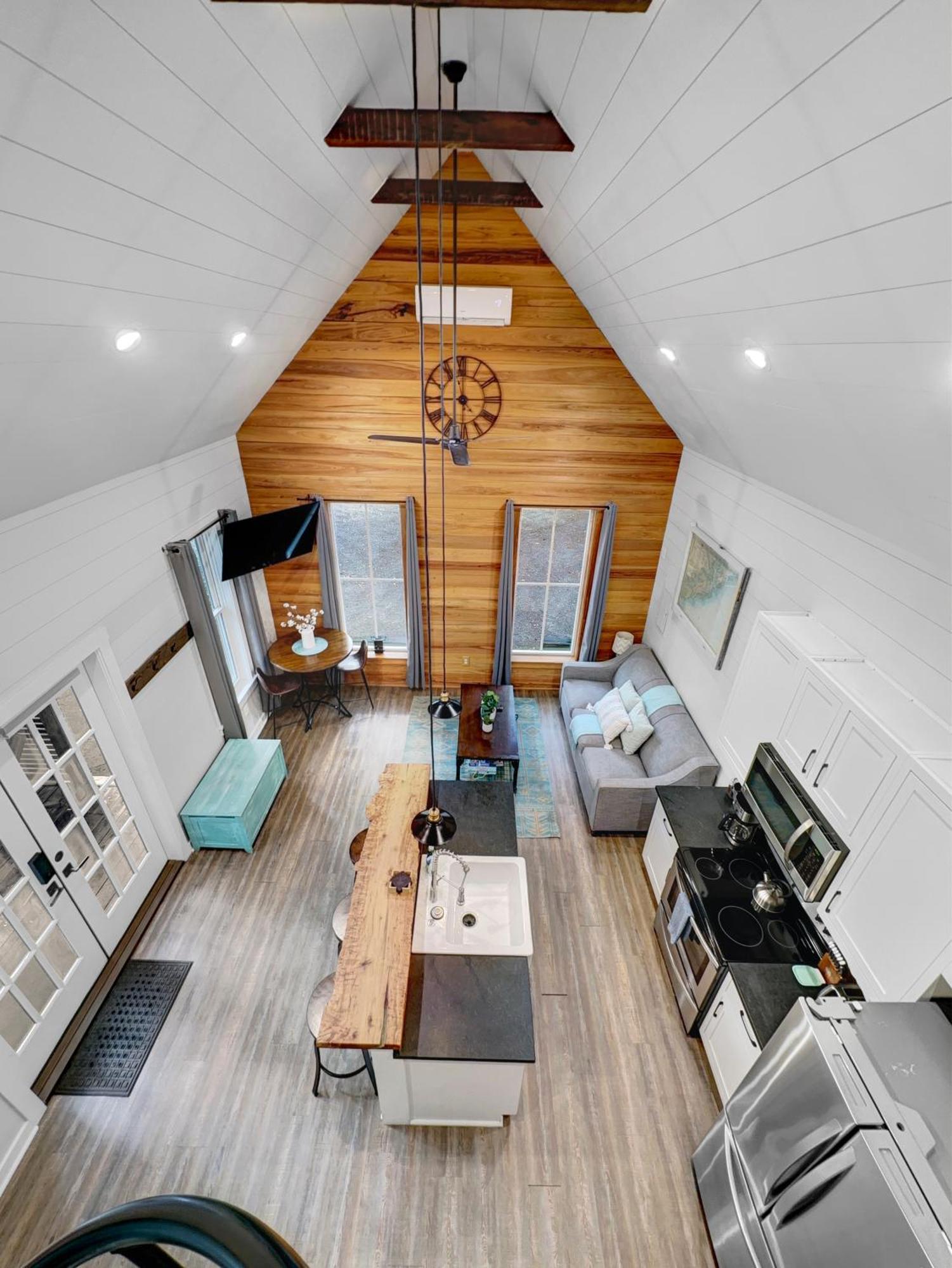Cozy Island * Charleston