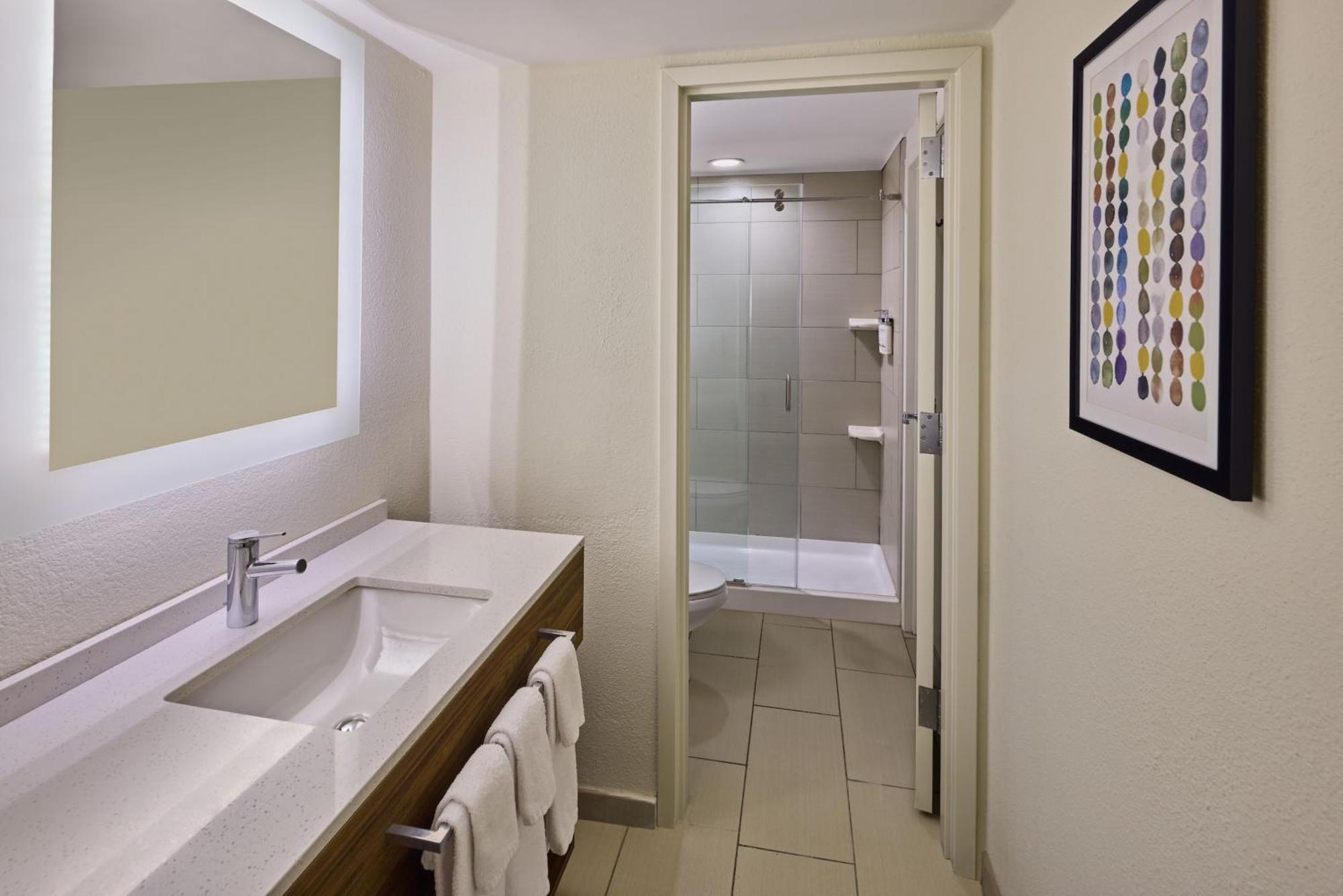 Express & Dwtn -westedge By Ihg 3* Charleston