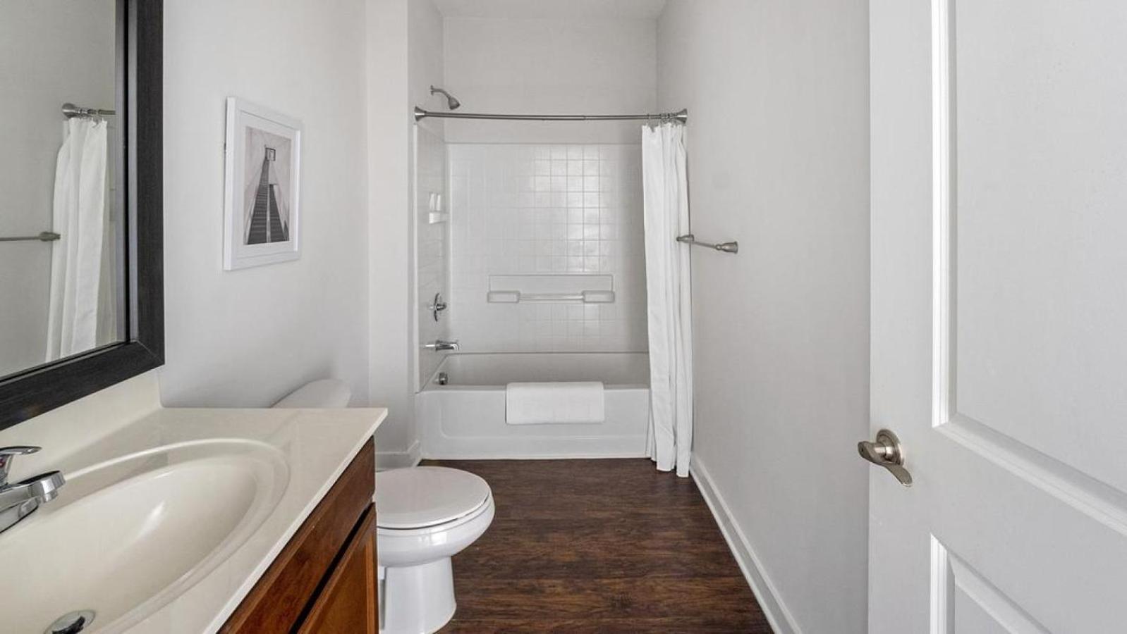 Landing - Modern With Amazing Amenities Charleston