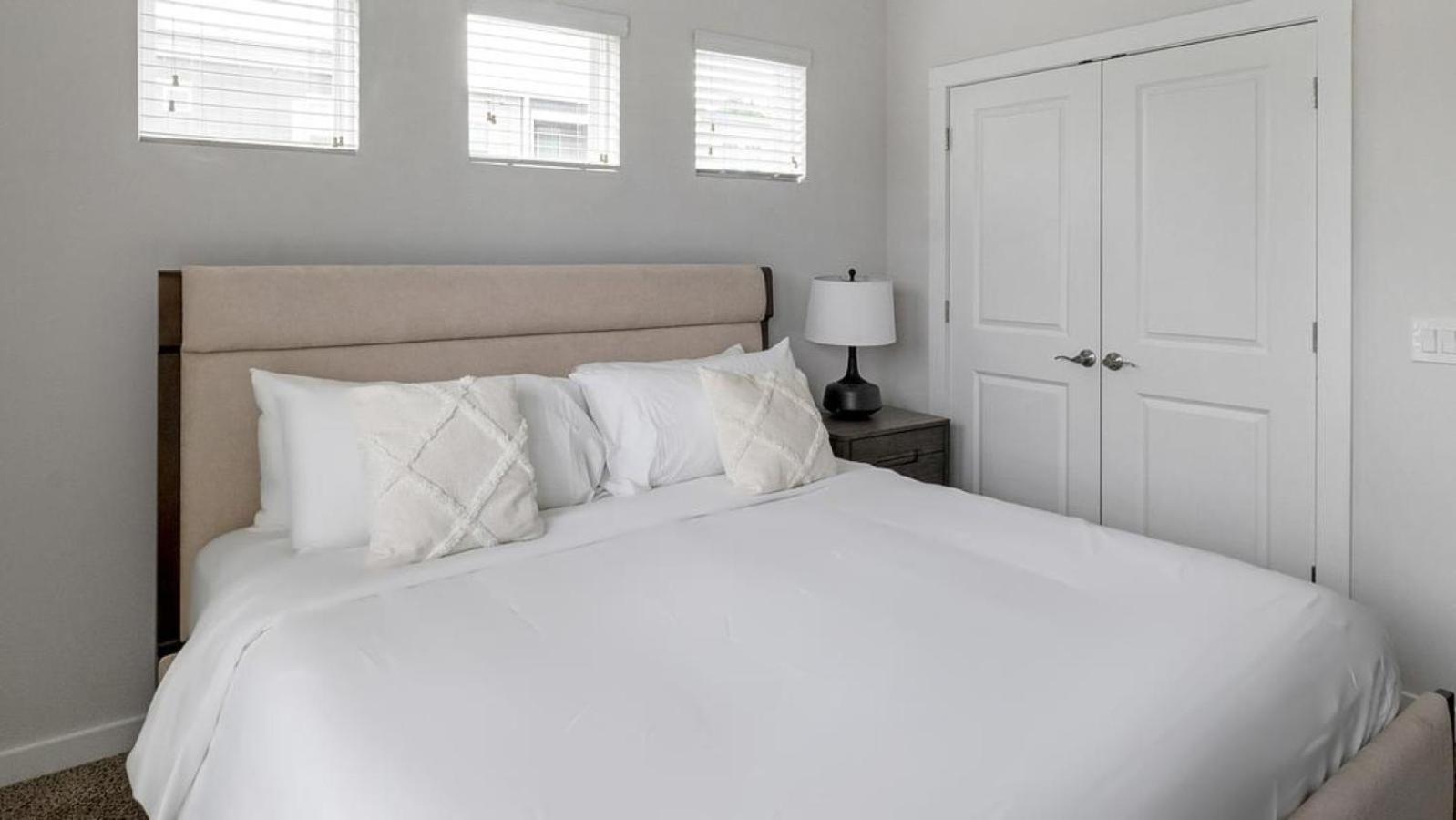 Landing - Modern With Amazing Amenities *