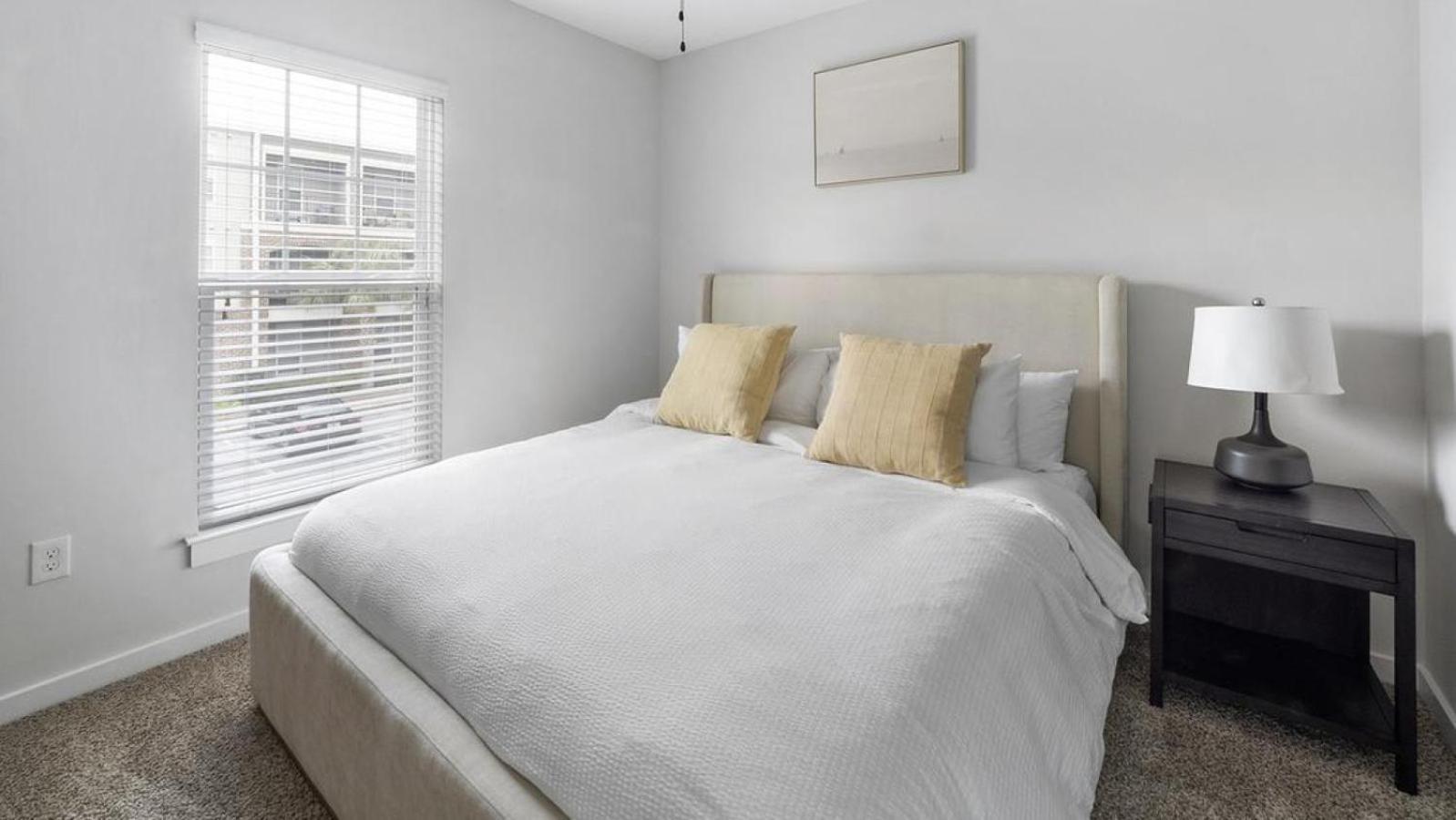 Landing - Modern With Amazing Amenities Apartment