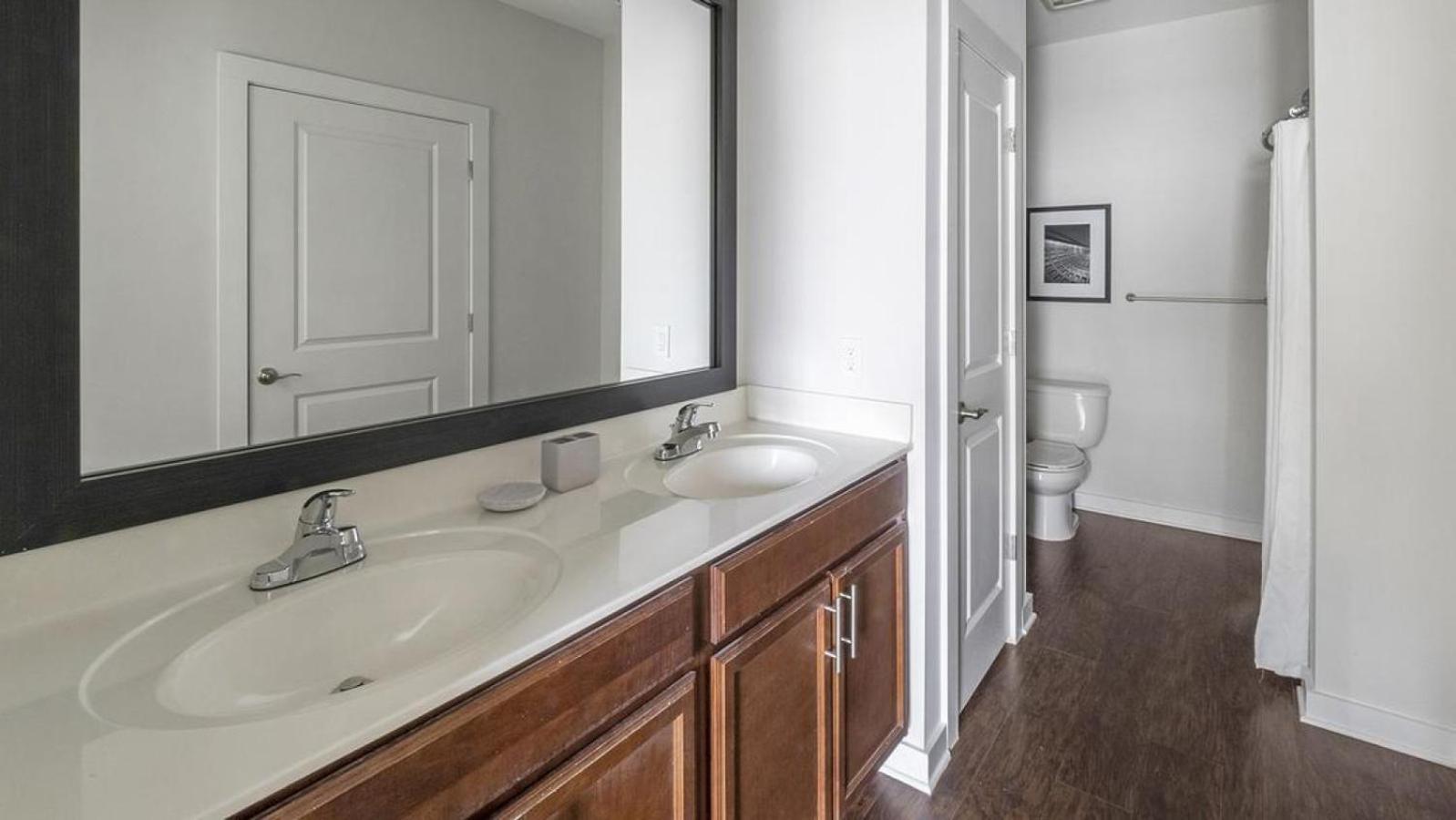 Landing - Modern With Amazing Amenities Apartment Charleston
