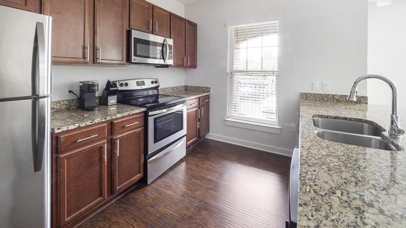 Landing - Modern With Amazing Amenities Apartment *