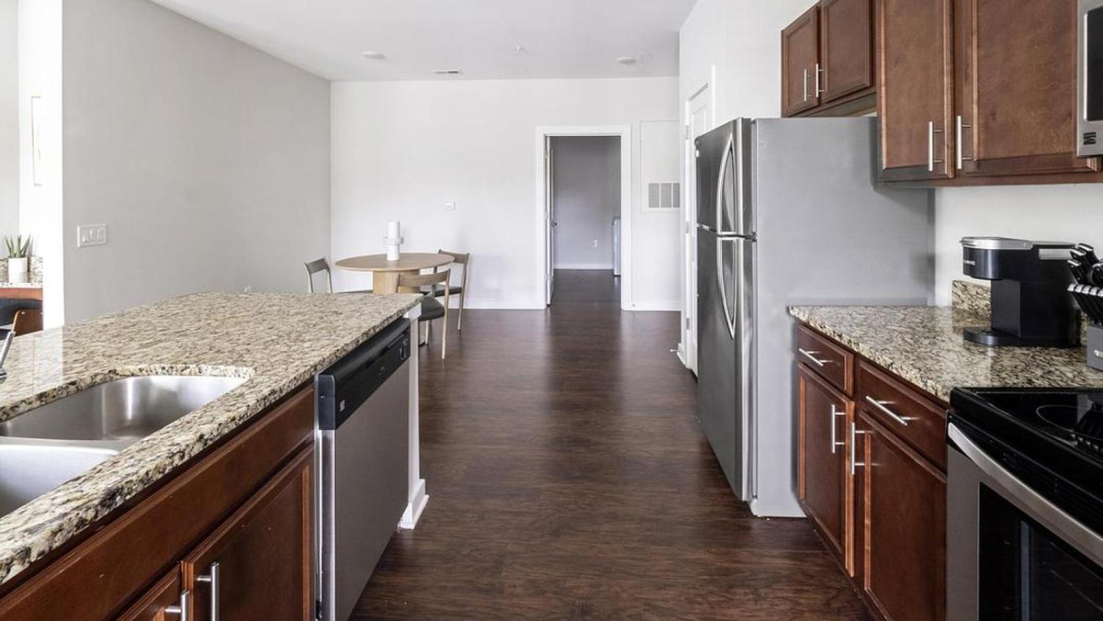 Landing - Modern With Amazing Amenities Apartment *