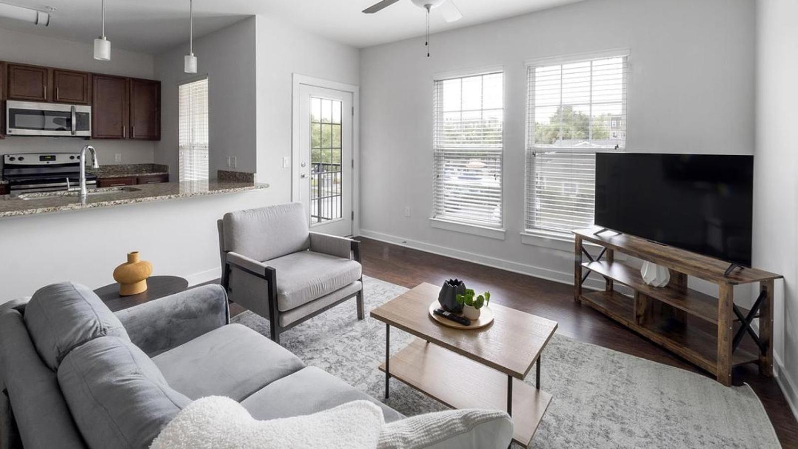 Landing - Modern With Amazing Amenities *