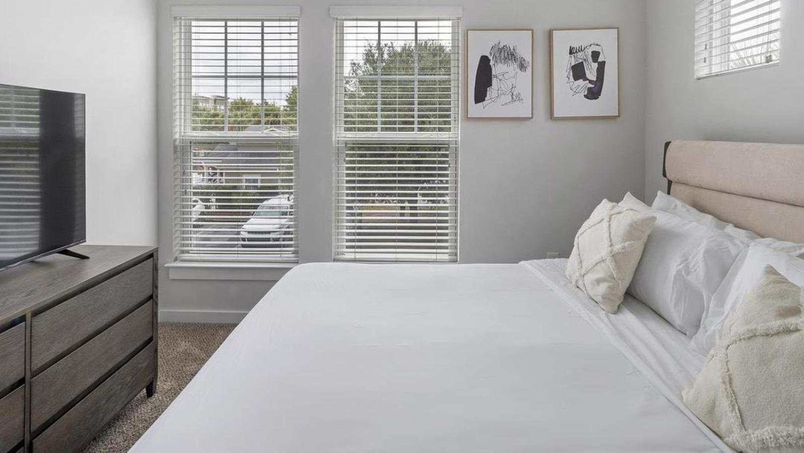 Landing - Modern With Amazing Amenities * Charleston