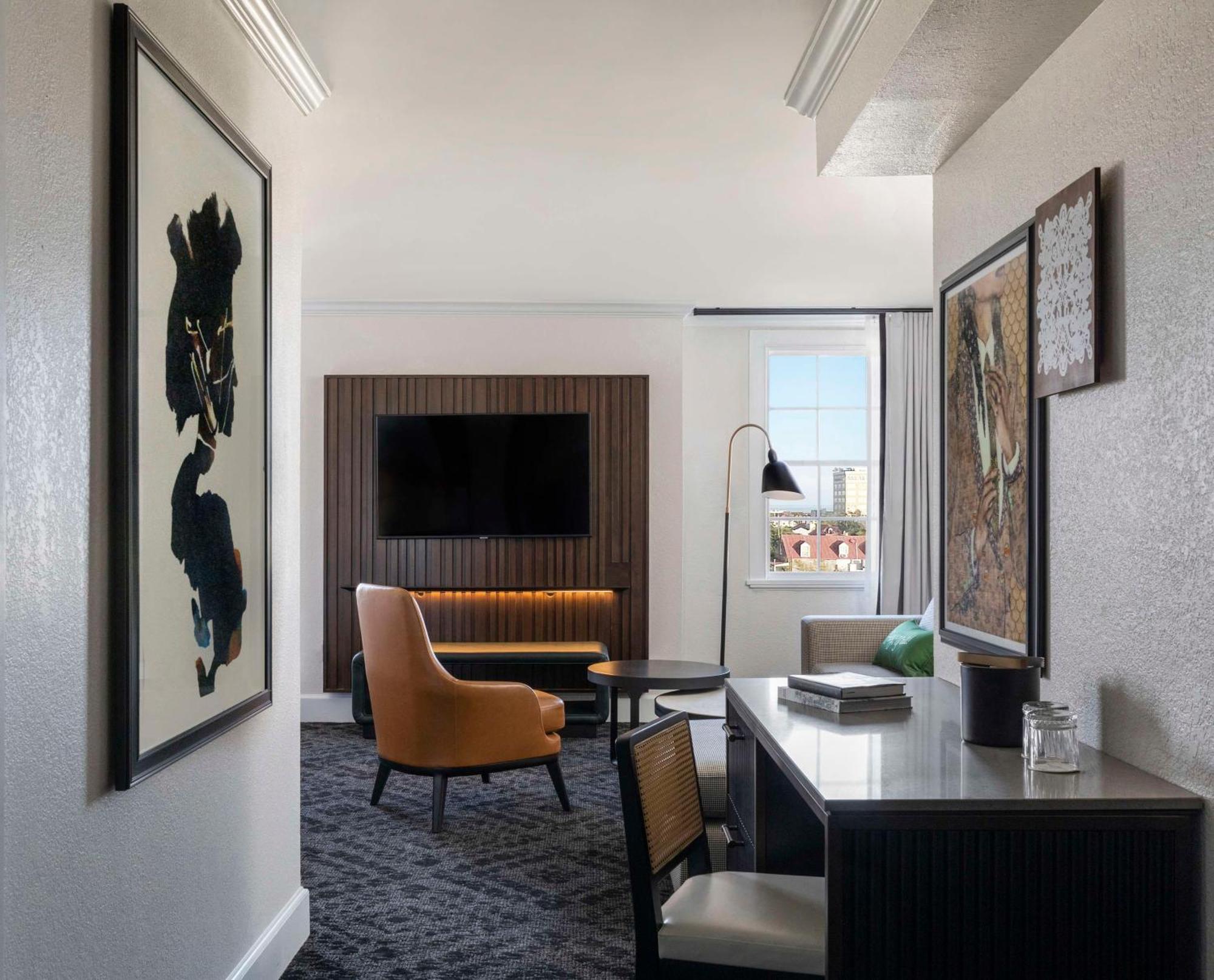 Mills House Charleston, Curio Collection By Hilton