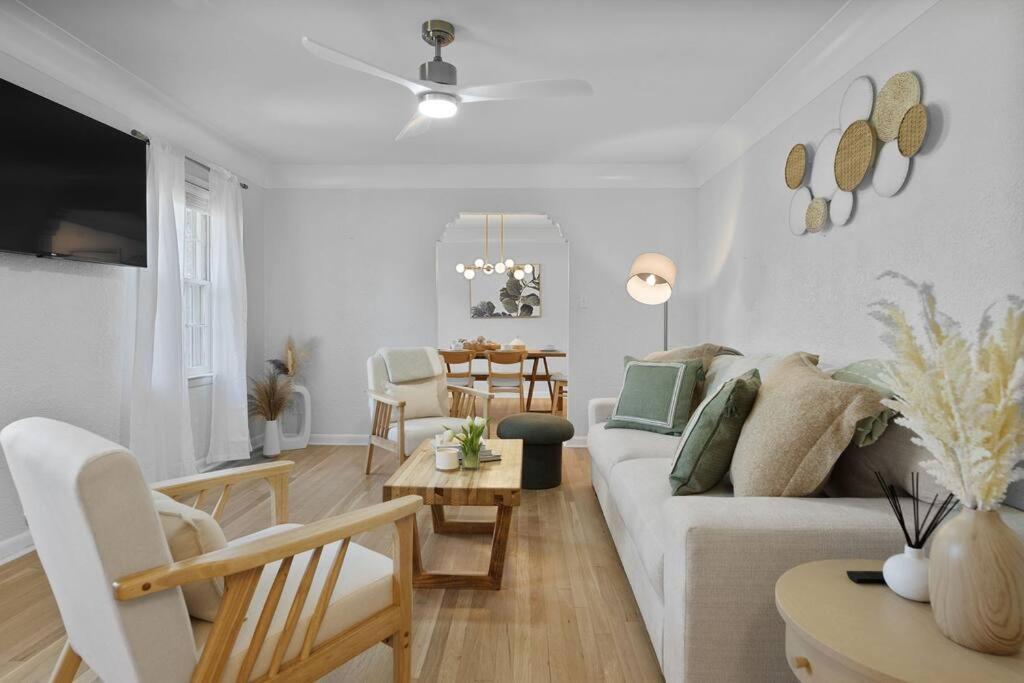 Apartment The Azalea House *