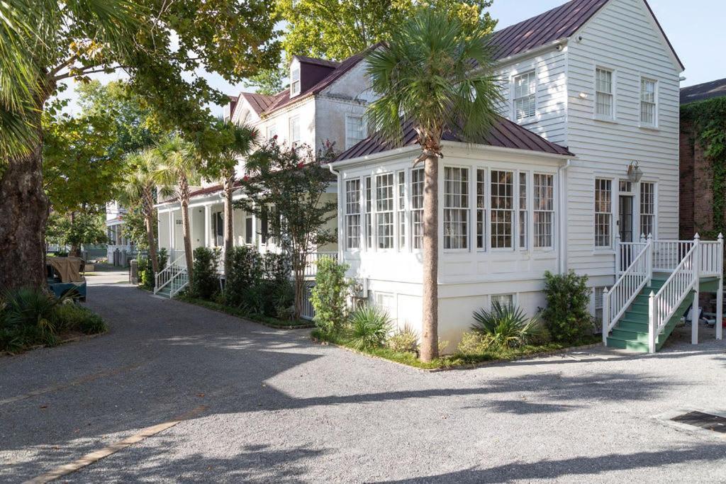 The Courtyard At Casazoe Holiday home Charleston