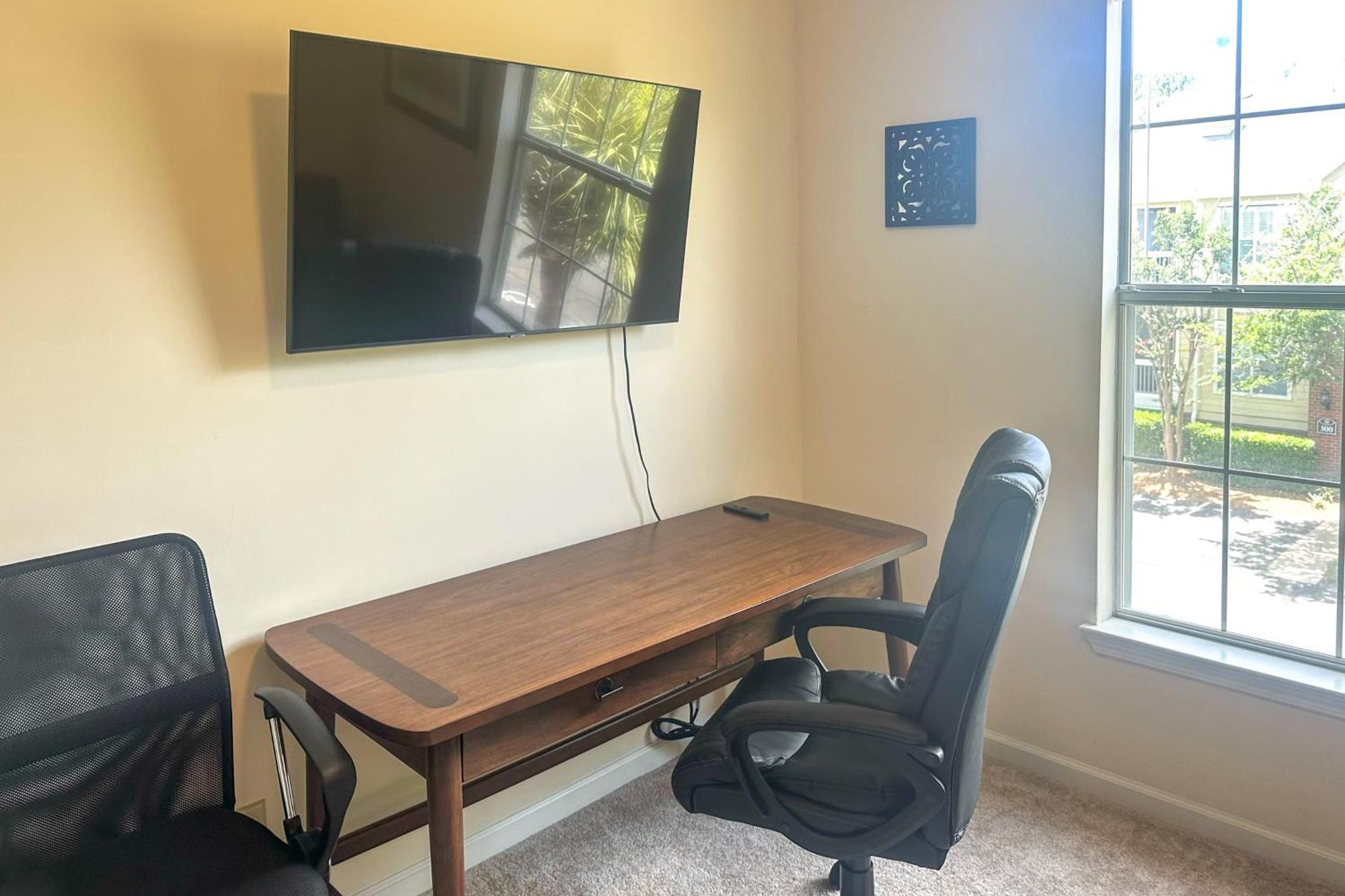 Apartment Mount Pleasant With Pool And Bikes Near Beach!