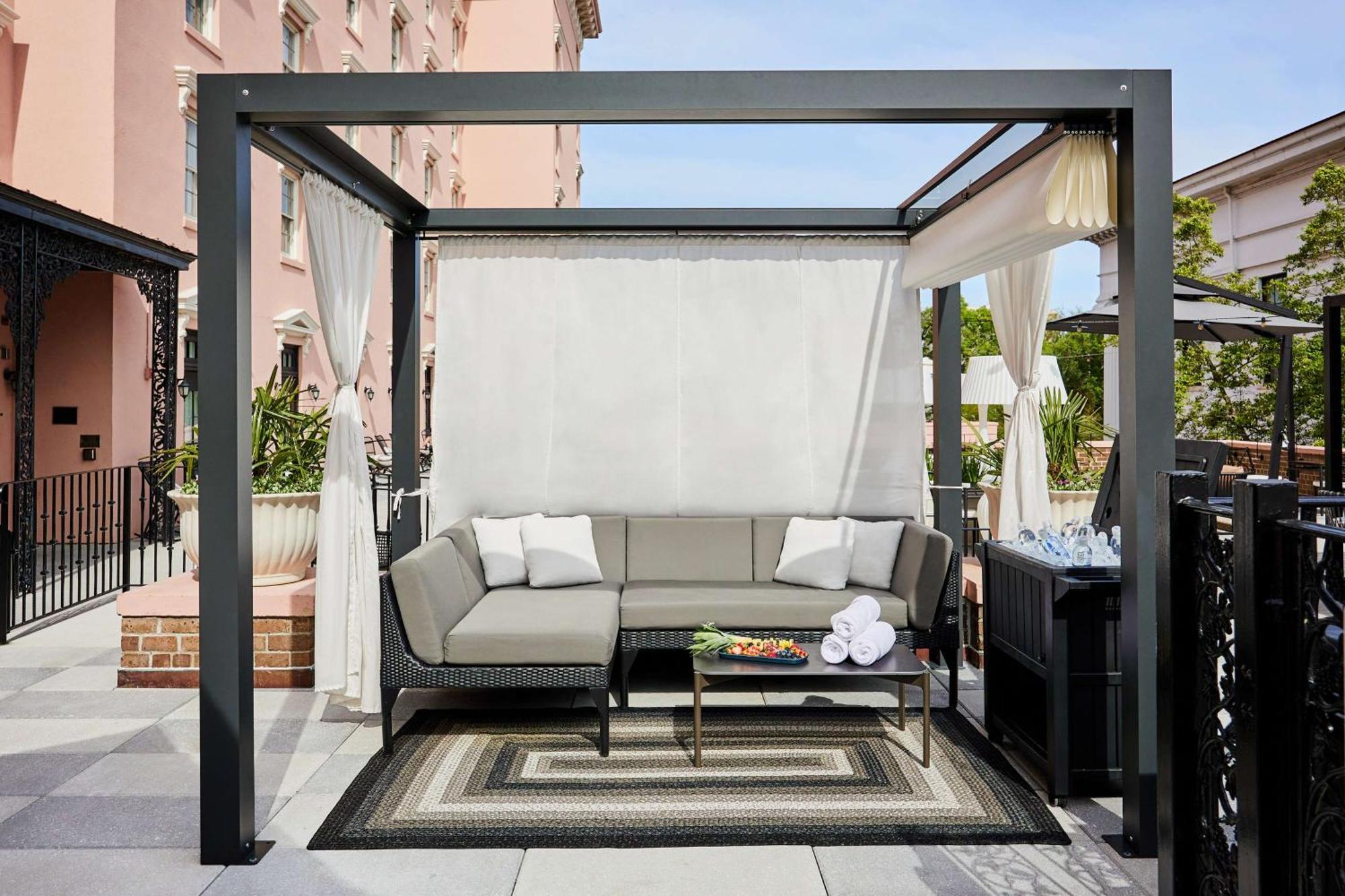Mills House Charleston, Curio Collection By Hilton Hotel Charleston