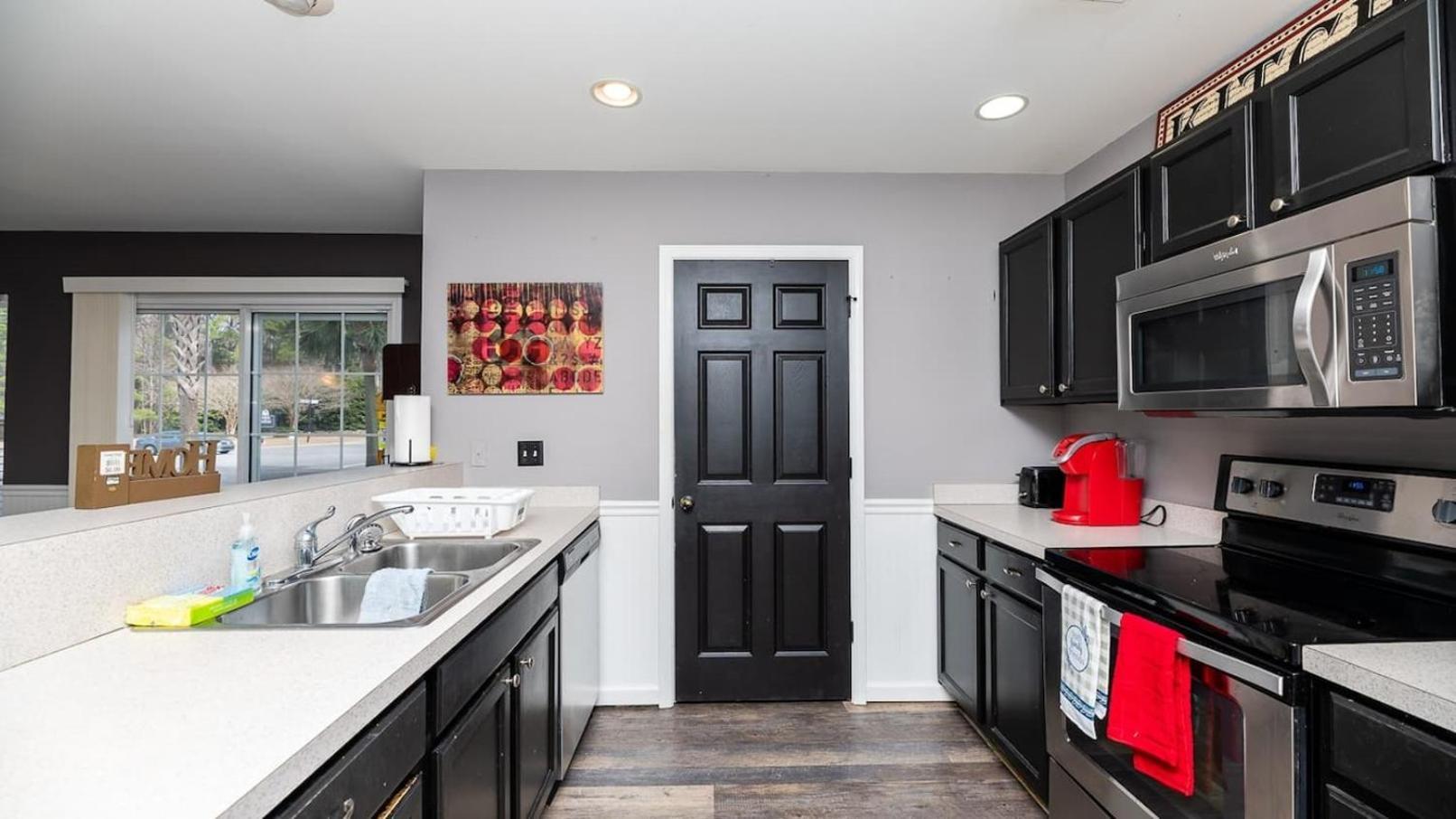 Charming, Spacious, Ideal 4 Groups Near