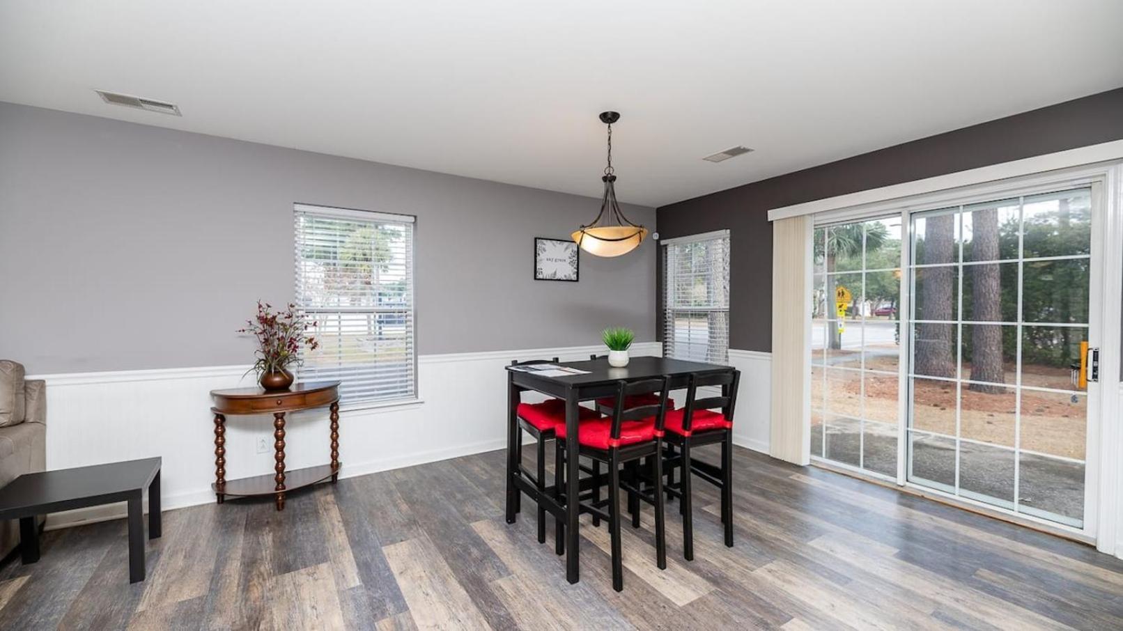 Charming, Spacious, Ideal 4 Groups Near Charleston