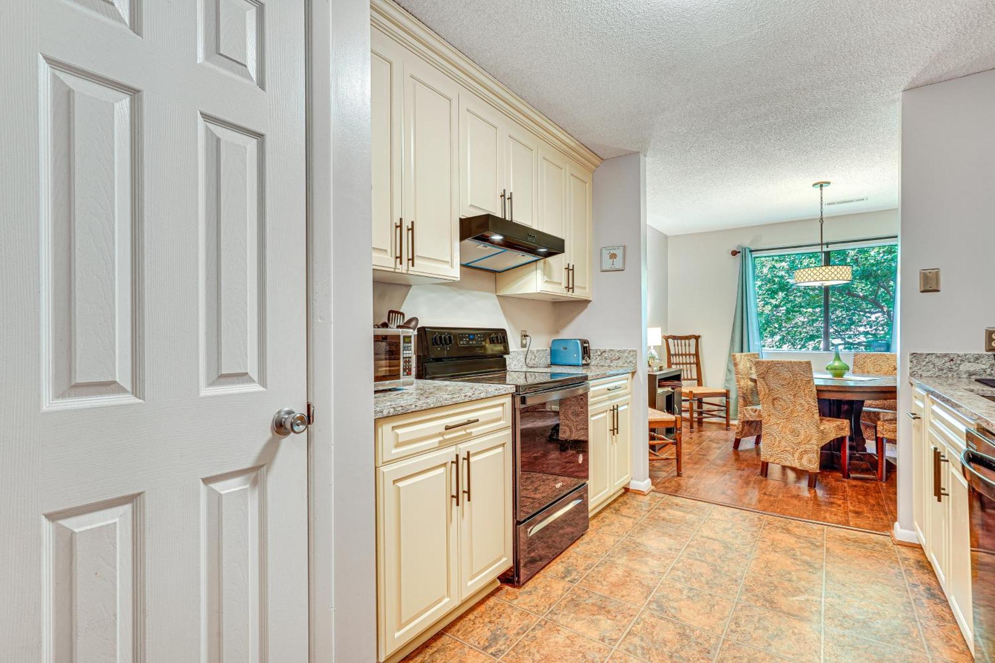 Mount Pleasant - Near And Beaches! *