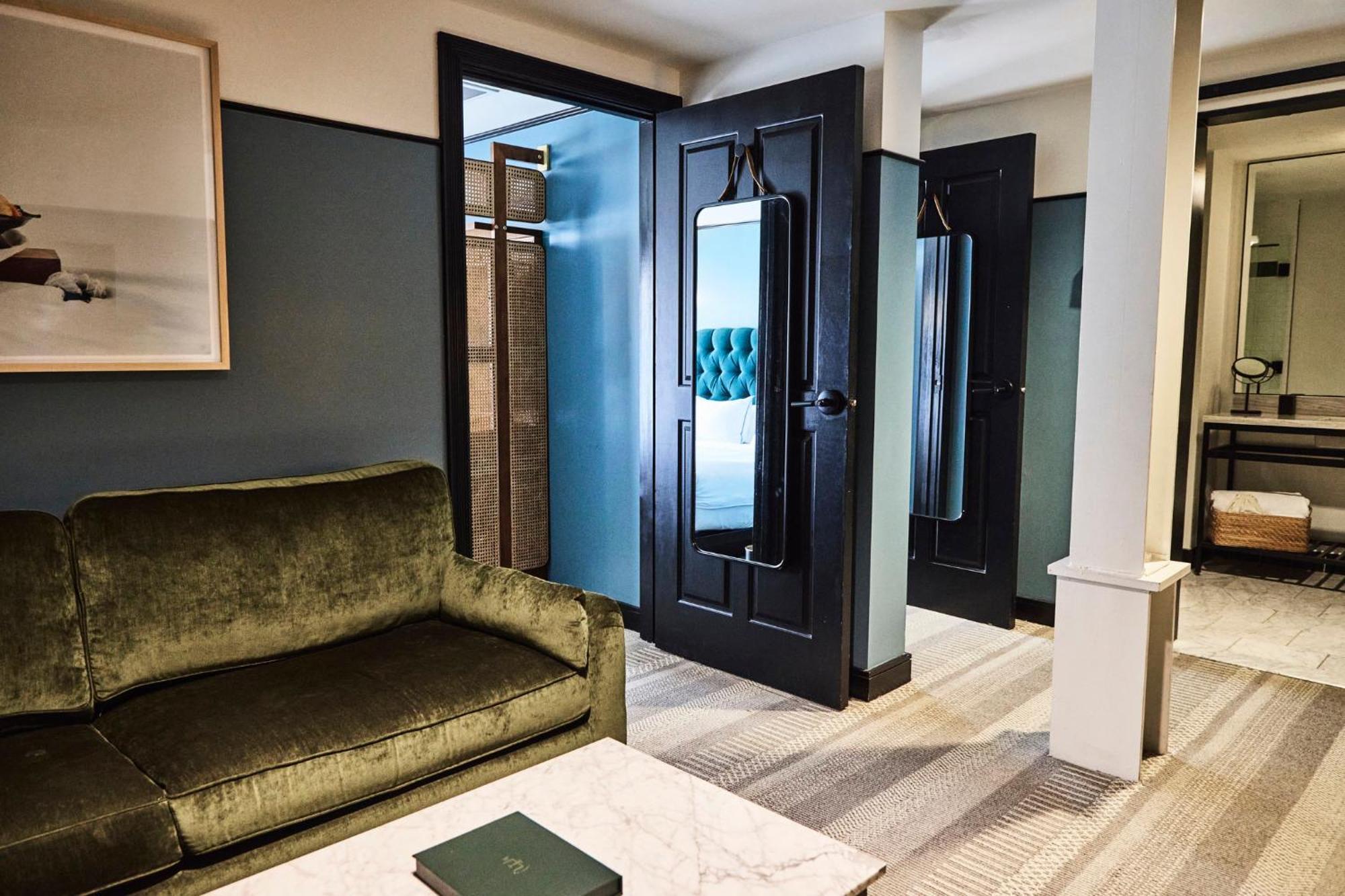 Emeline Hotel
