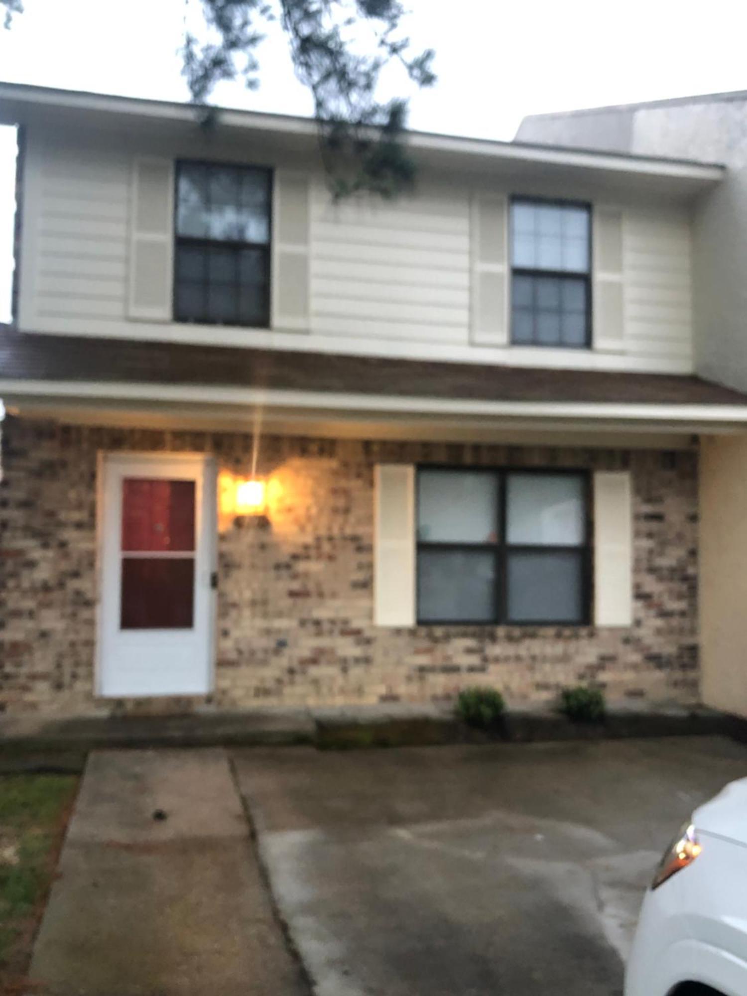 Townhouse In North * Charleston