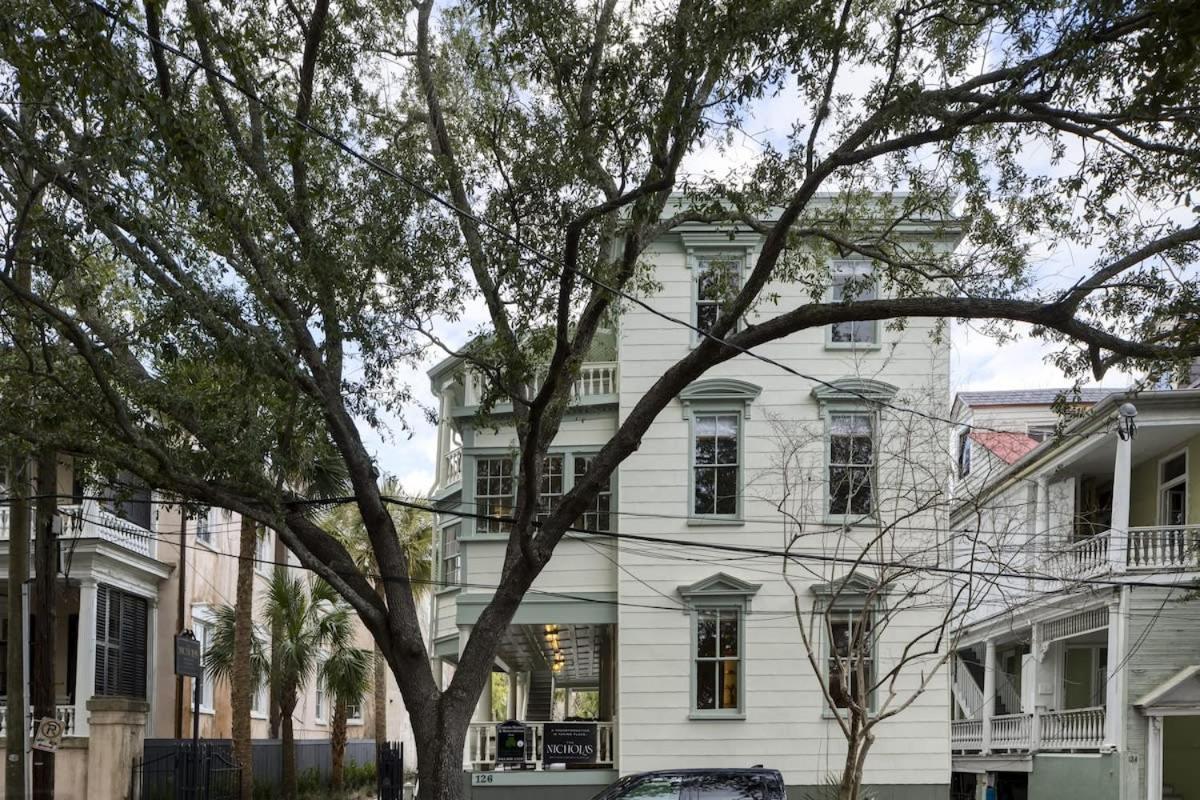 Bed & Breakfast Historic Veranda King Walk To King