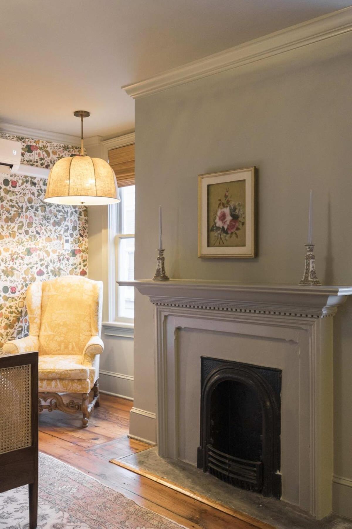 Historic Veranda King Walk To King Bed & Breakfast *
