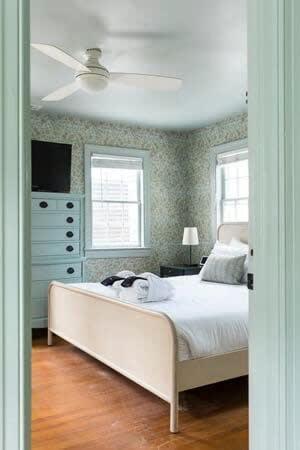 Holiday home The Ashley Carriage House Includes Breakfast *