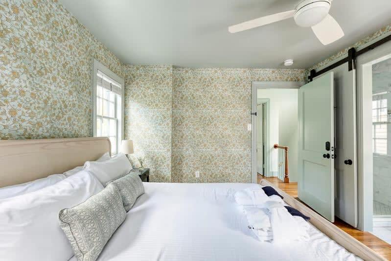 The Ashley Carriage House Includes Breakfast *
