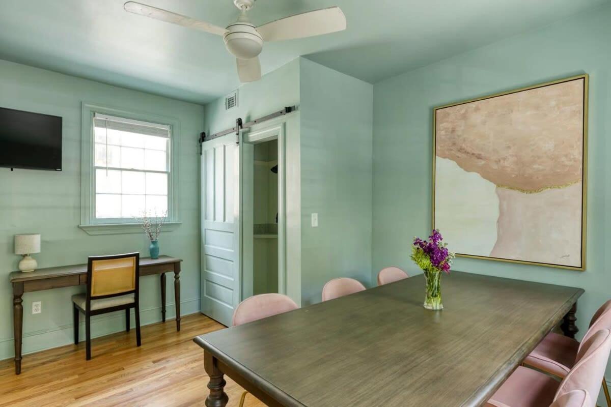 The Ashley Carriage House Includes Breakfast Holiday home