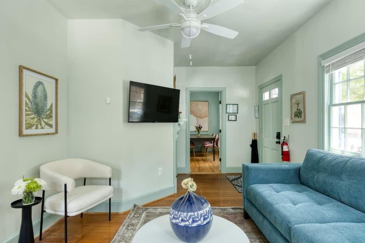 The Ashley Carriage House Includes Breakfast