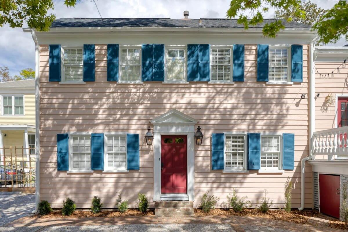 The Ashley Carriage House Includes Breakfast