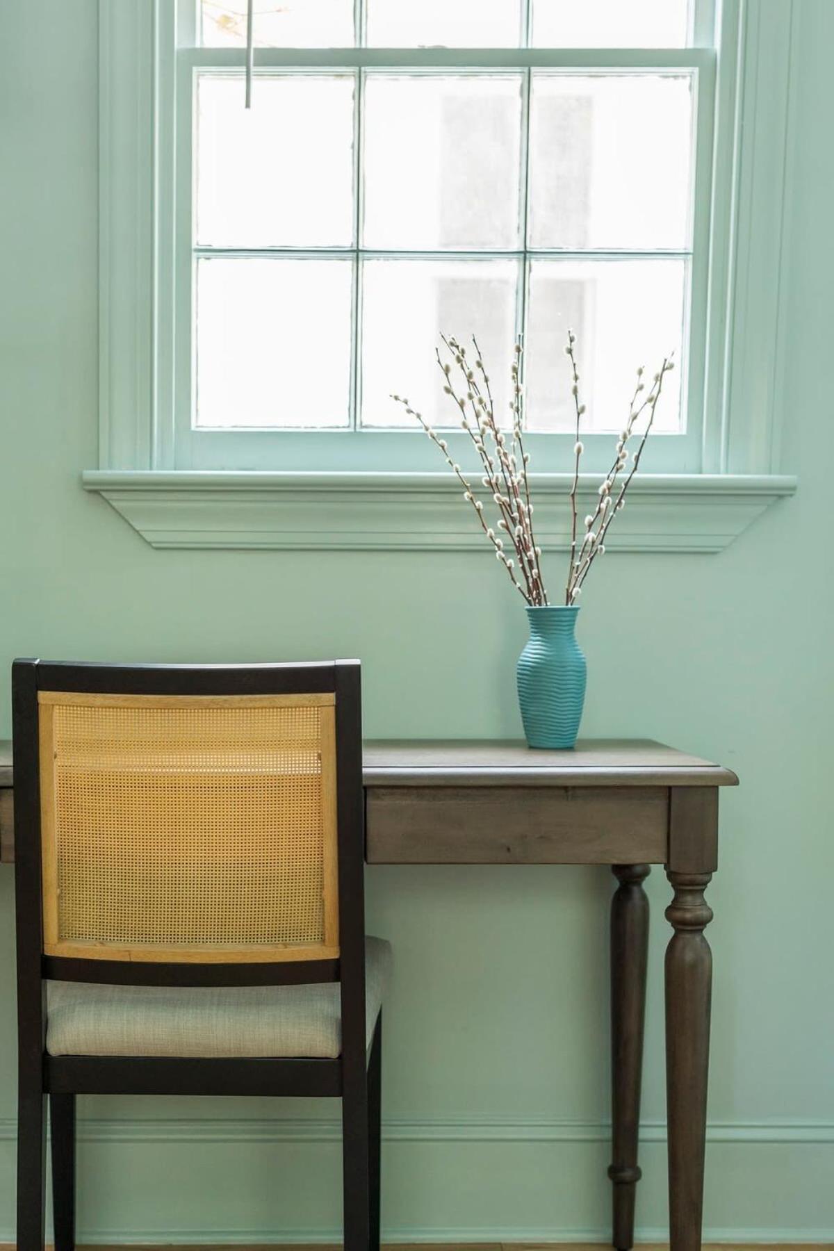 The Ashley Carriage House Includes Breakfast