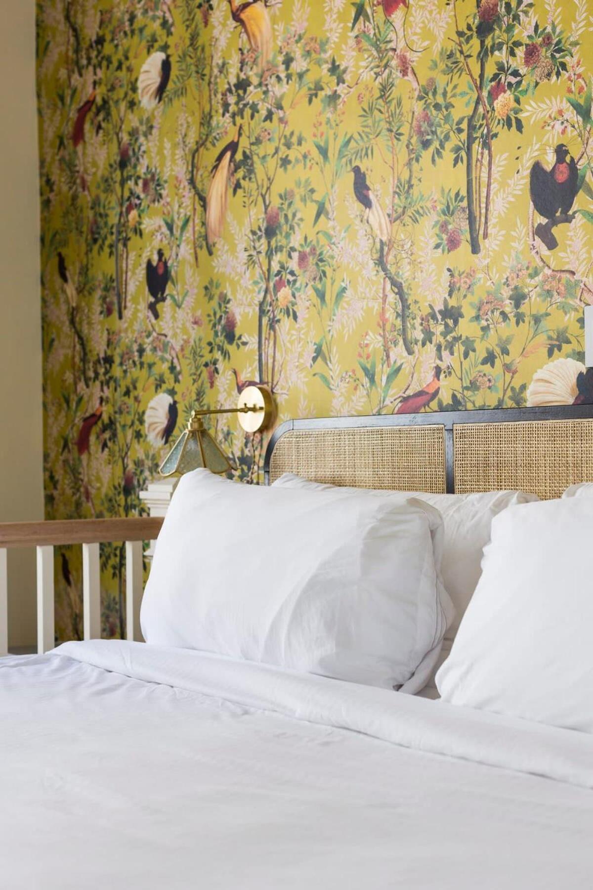 Bed & Breakfast The Ashley Speakeasy King Includes Breakfast *