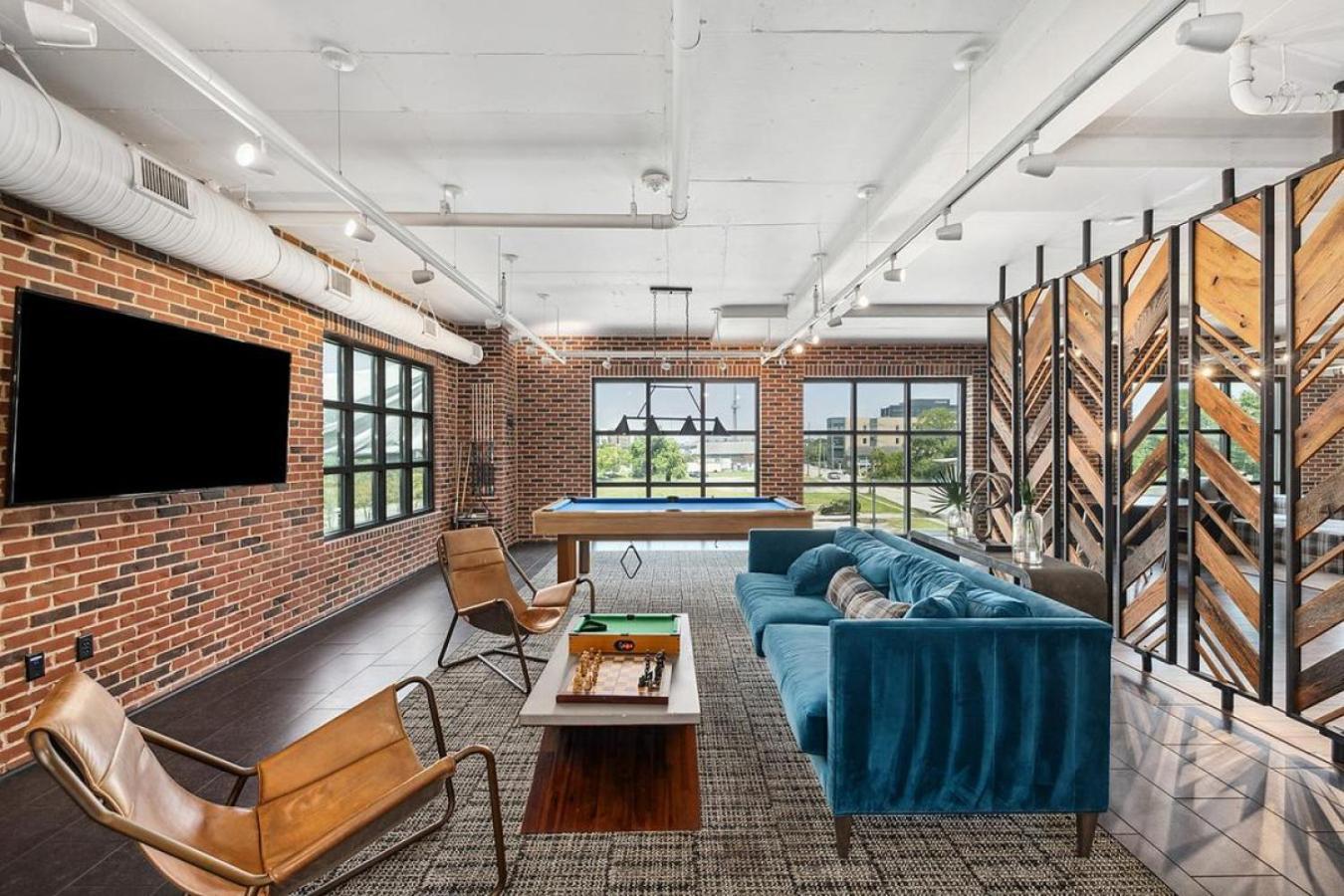 Landing At Meeting Street Lofts - In East