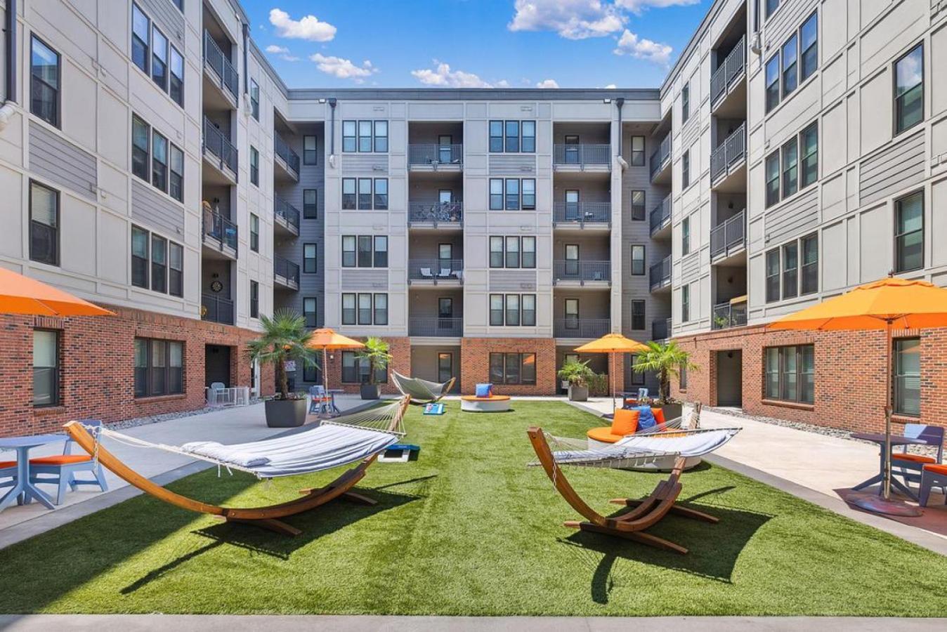 Apartment Landing At Meeting Street Lofts - In East Charleston