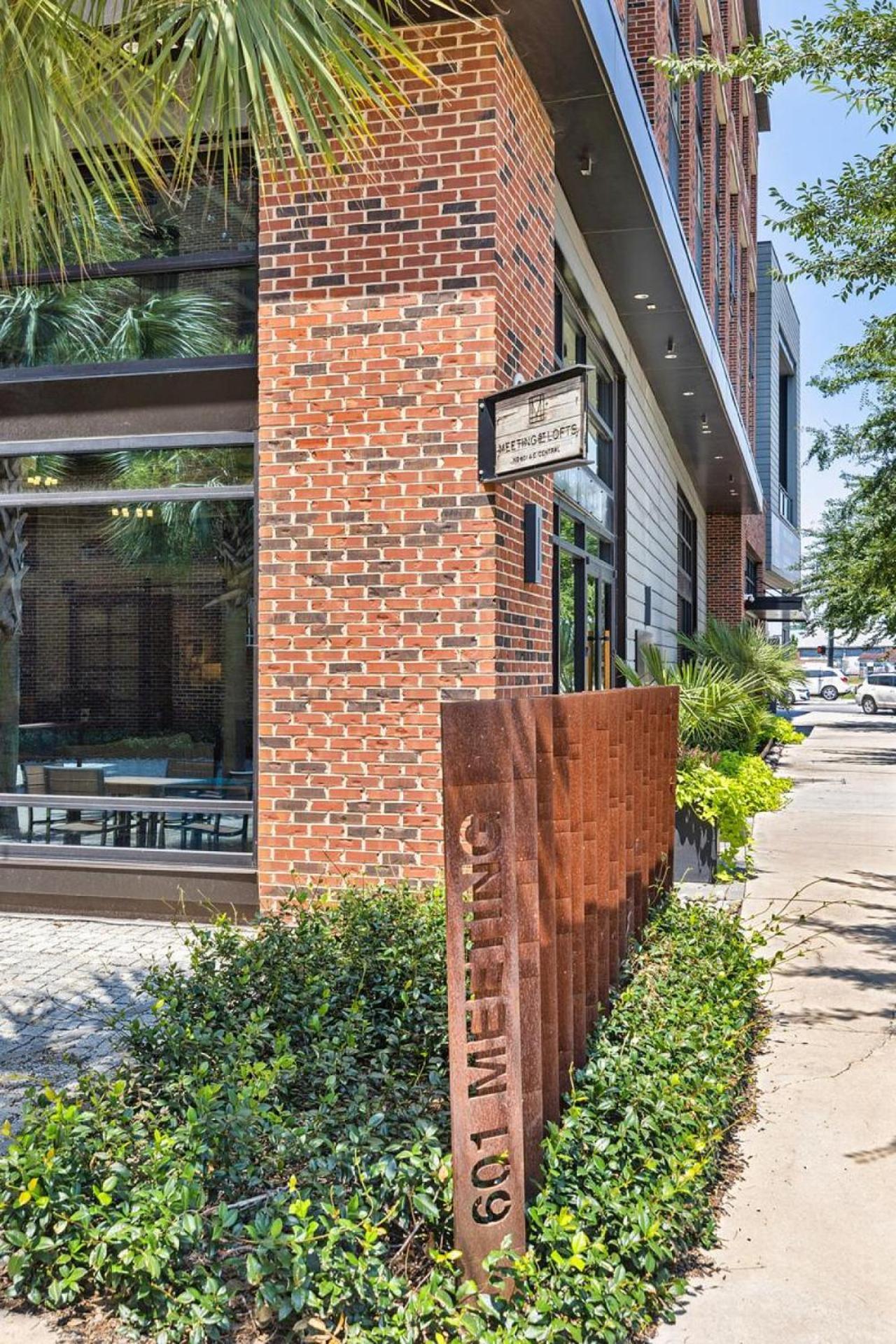 Apartment Landing At Meeting Street Lofts - In East