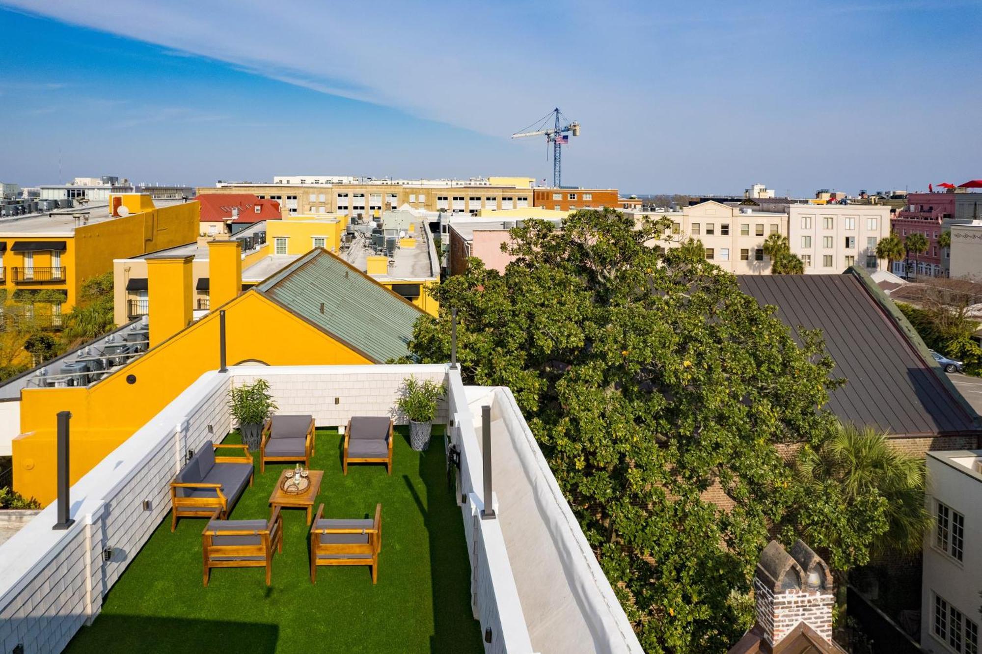State St B By Avantstay French Quarter Rooftop Aesthetic Design *