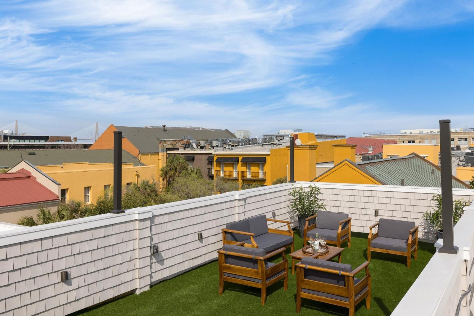 State St B By Avantstay French Quarter Rooftop Aesthetic Design Apartment *