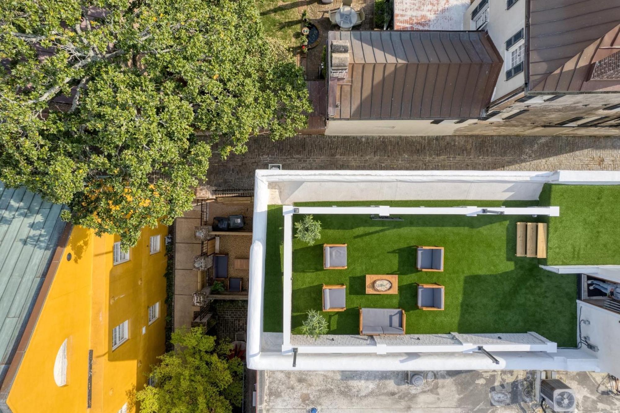 Apartment State St B By Avantstay French Quarter Rooftop Aesthetic Design Charleston