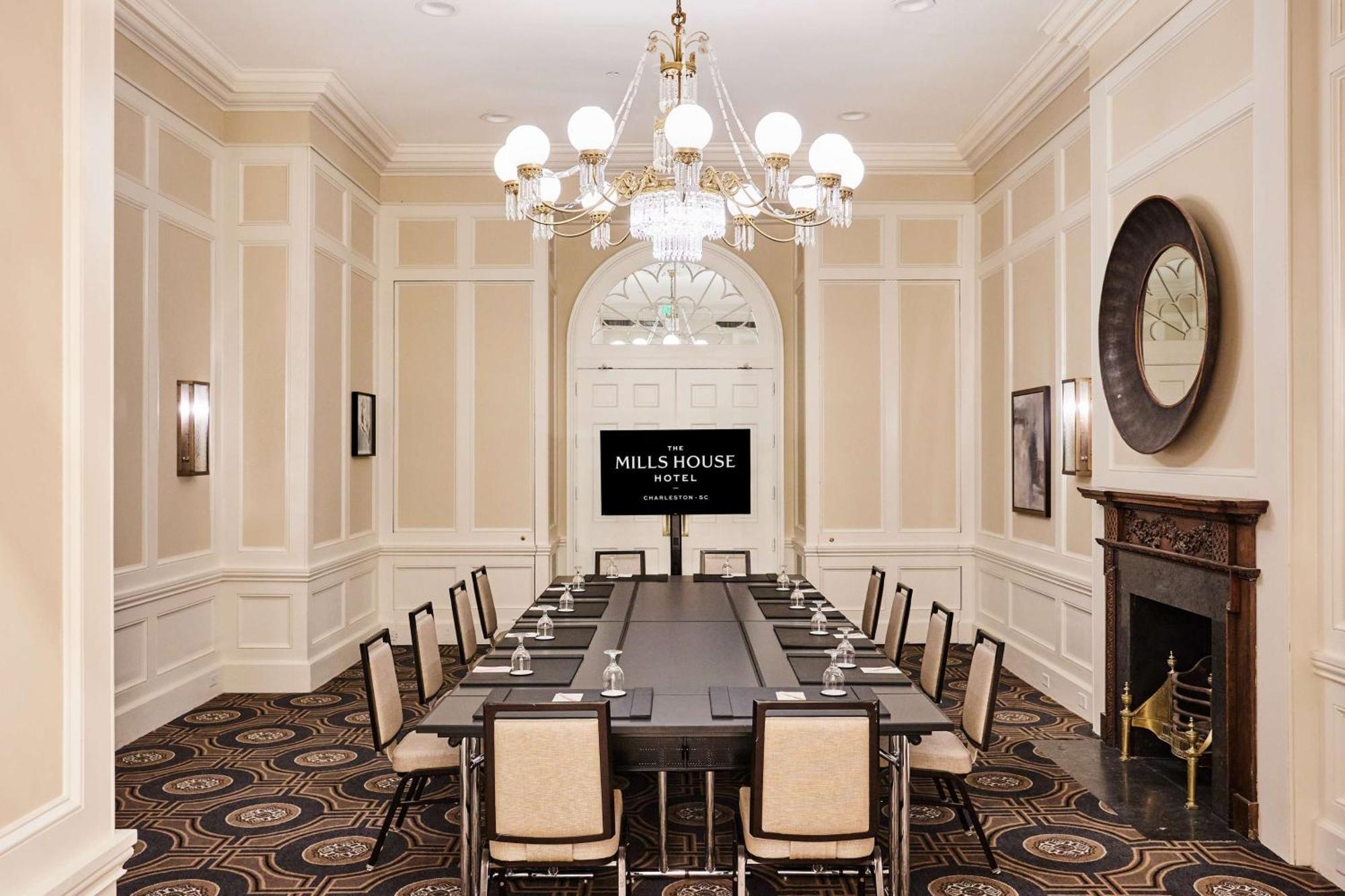 Mills House Charleston, Curio Collection By Hilton Charleston