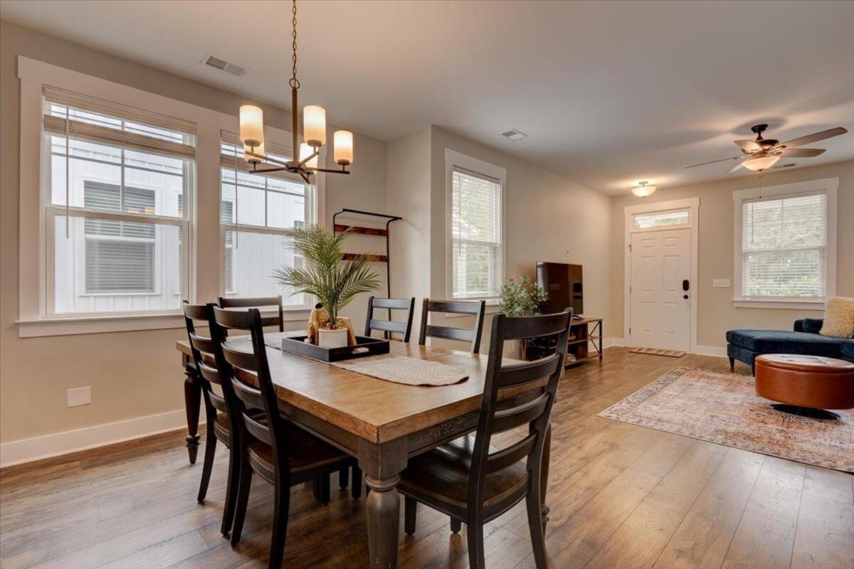 Apartment Park Circle Retreat *