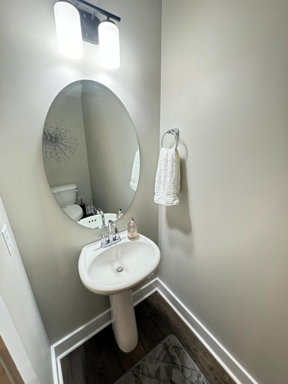 Apartment Park Circle Retreat