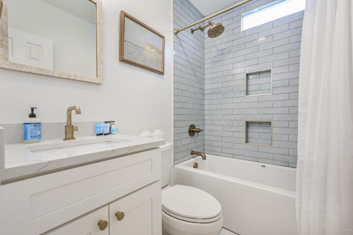 The Bogard House 2bd And Free Parking Charleston