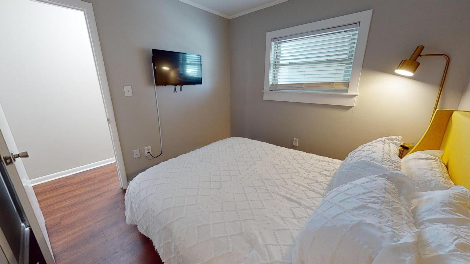 Honey Bee Apartment Charleston