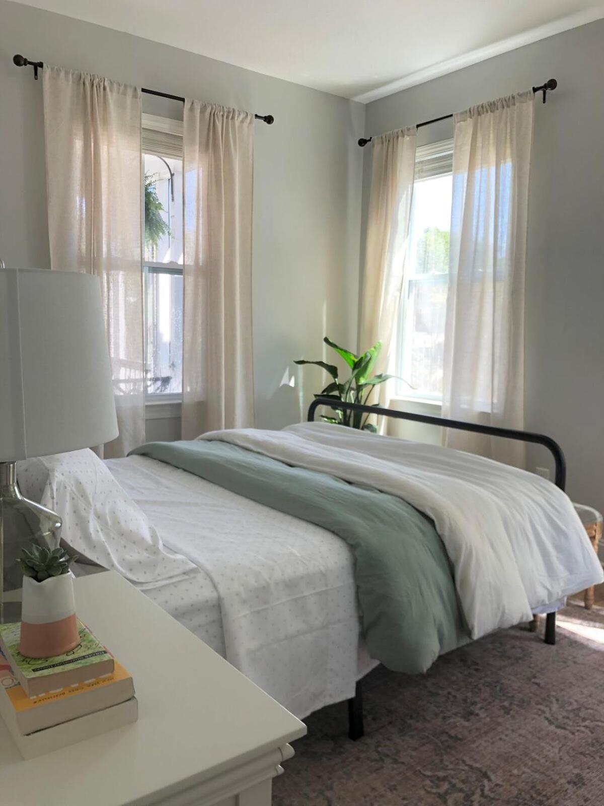 Relax In Comfort - Retreat Near Chs Downtown & Airport *